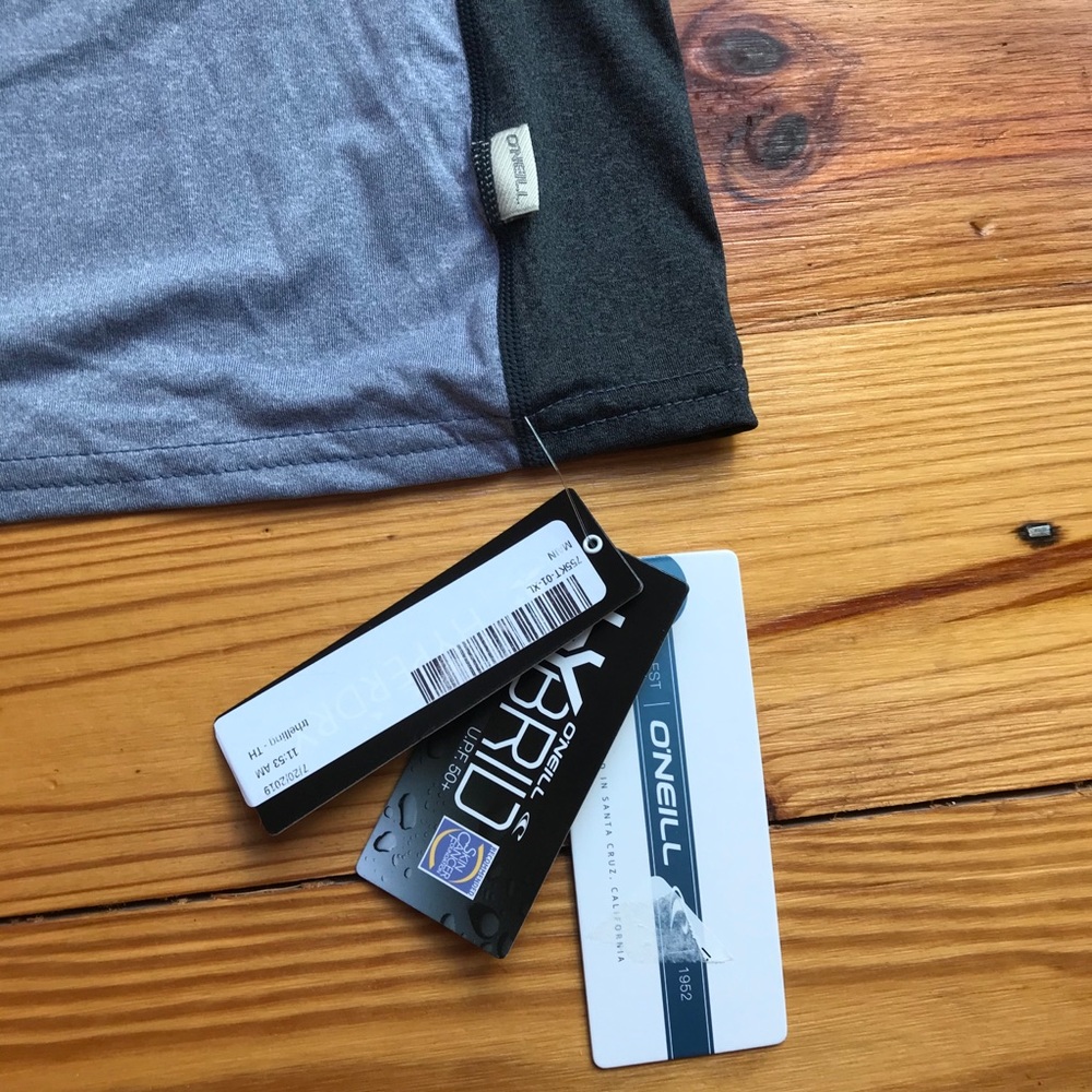 O'Neill Performance Wear Swim Shirt, NWT, XL - Picture 6 of 14